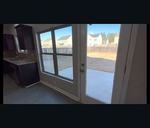5th image of 85 Mary Jane Ln