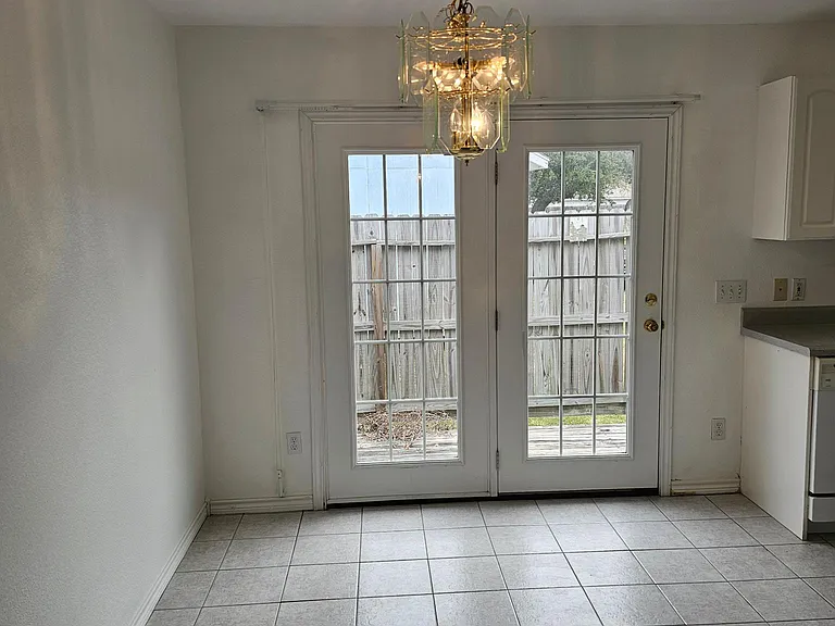 418 Knickerbocker St #9 — Photo 3