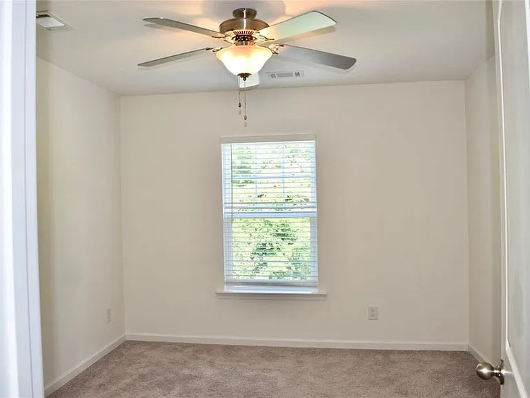 541 Ruths Dr — Photo 35