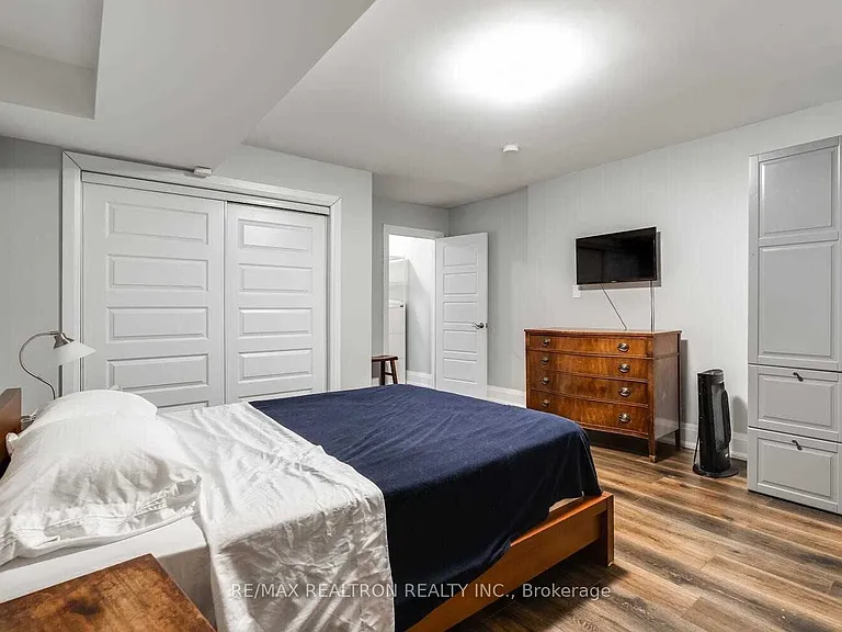 1319 Gerrard St E #LOWER — Photo 18
