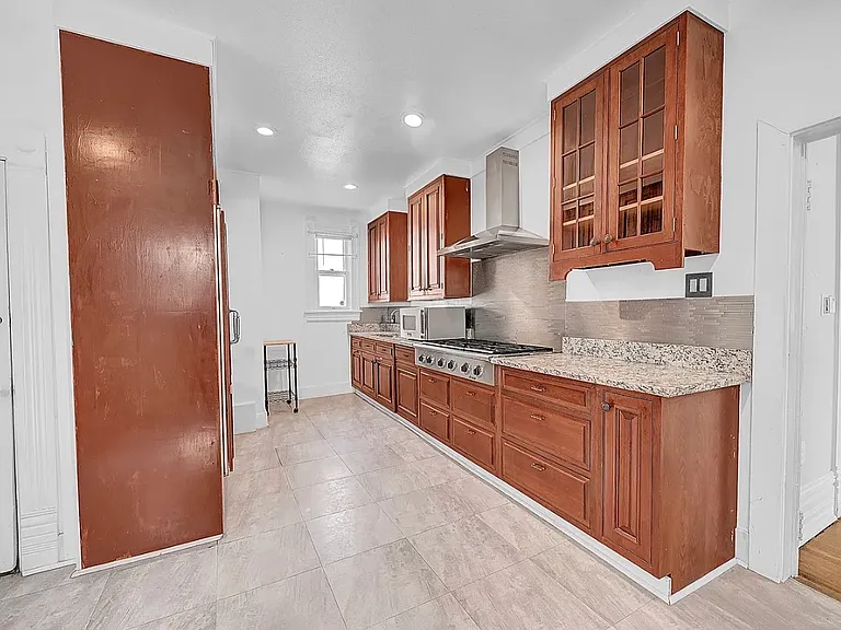 2125 E 13th Ave — Photo 29