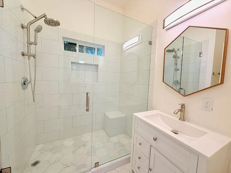 21 E Arrellaga St #A — Photo 10