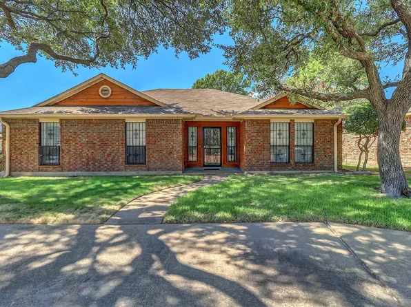 5235 Clover Haven St, Dallas, TX 75227