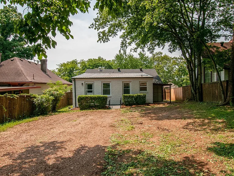 1006 S Douglas Ave — Photo 26