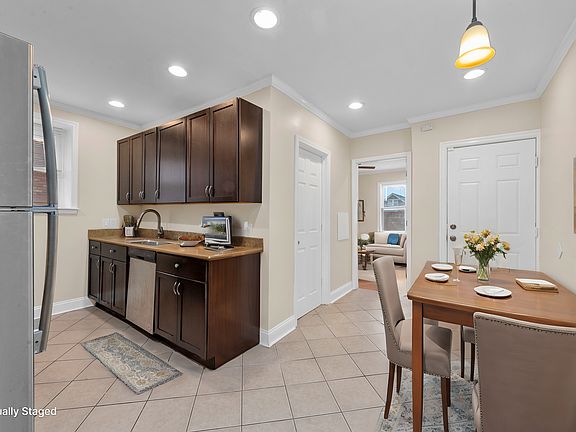 5th image of 4010 Oleatha Ave