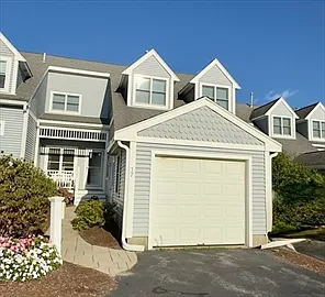 3 bed, 3.5 bath, 2710 sqft, $10,000 — Photo 1