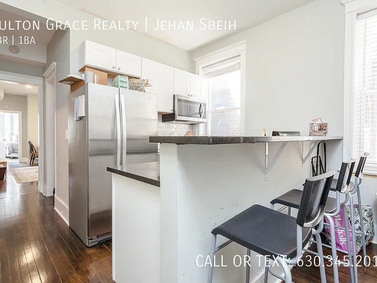 910 W Addison St #2F — Photo 3