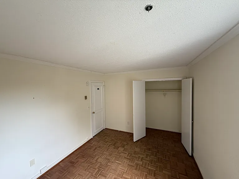 1535 E Putnam Ave #408 — Photo 17