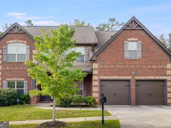 8026 Stillmist Dr, Fairburn, GA 30213