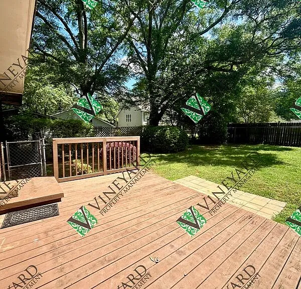 4306 Hillcrest Dr — Photo 18