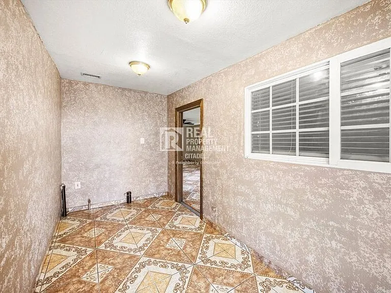 16653 Mallory Dr — Photo 23