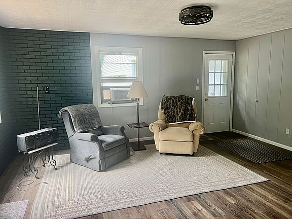 4th image of 10567 Alpine Dr