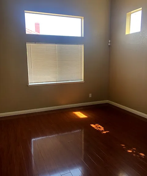 584 Ocean Ave — Photo 3