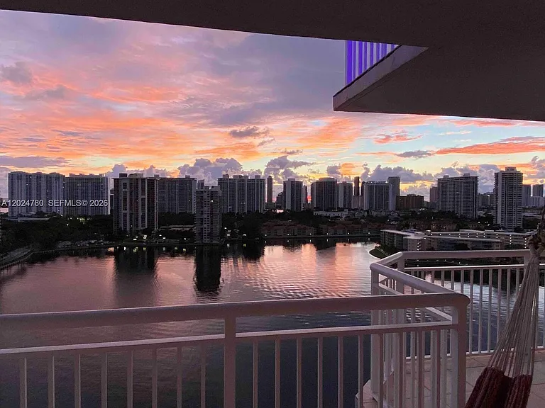 18081 Biscayne Blvd #1904 — Photo 30
