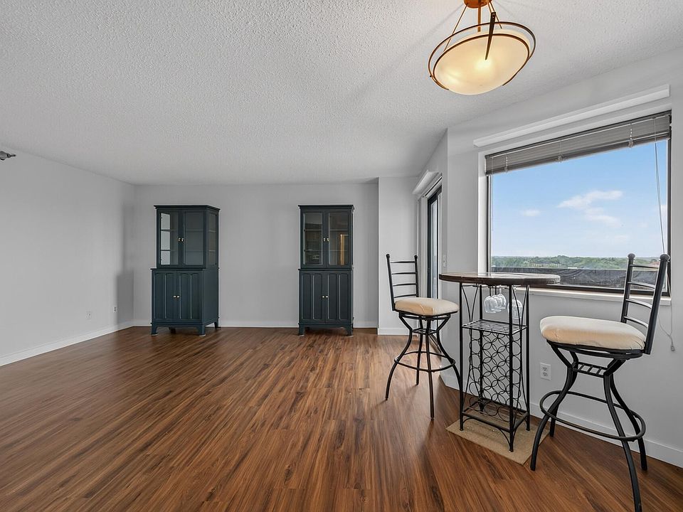 1st image of 78 10th St E Unit 1909
