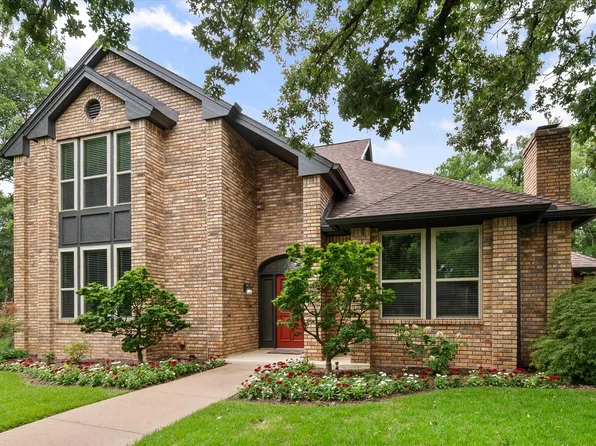 823 Kingston Dr, Mansfield, TX 76063