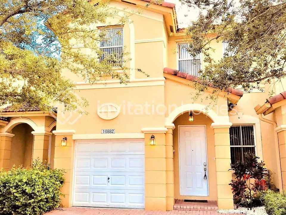 10882 NW 78th Ter