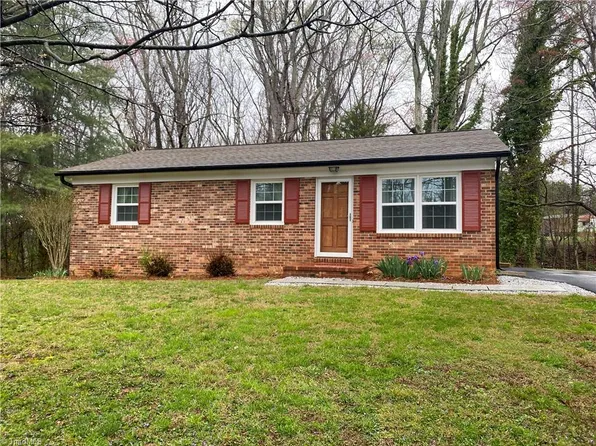 120 Sarah St, Mount Airy, NC 27030