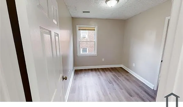 3 bed, $2,549 — Photo 3