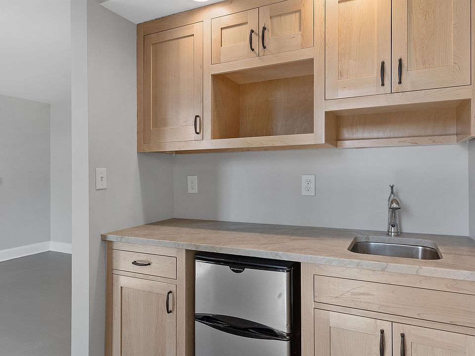 18 Lake Ave Unit 4 18 Lake Ave Saratoga Springs NY Zillow