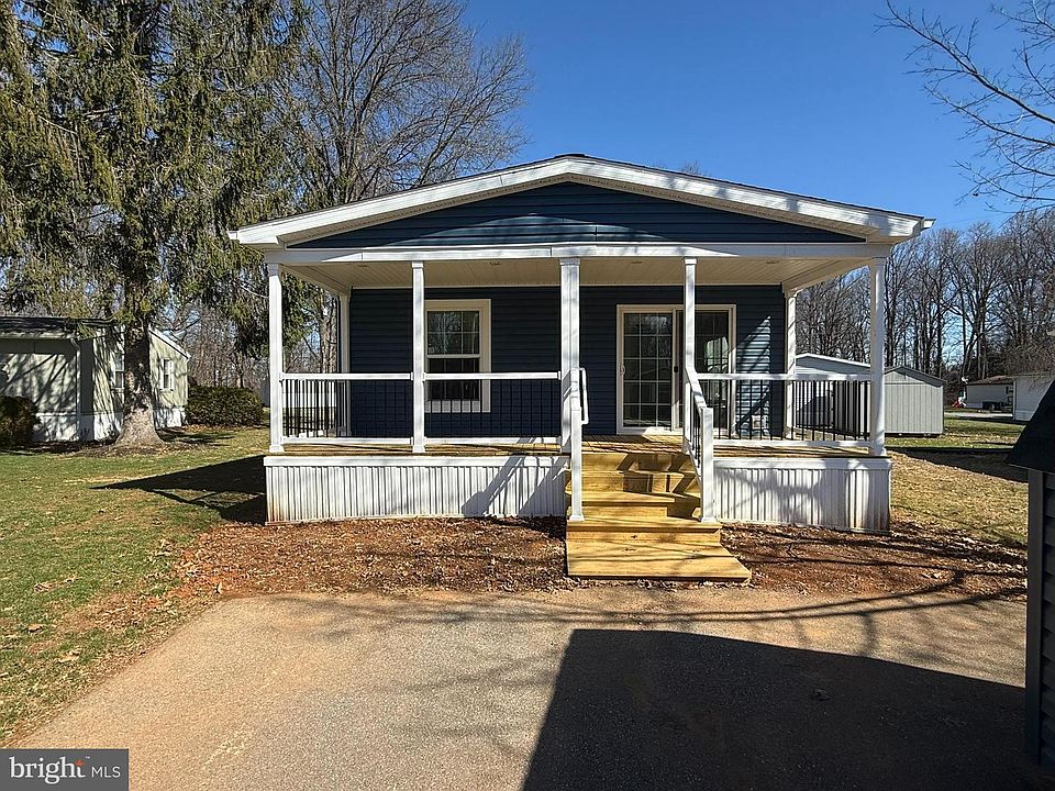 1st image of 54 Rainbow Cir
