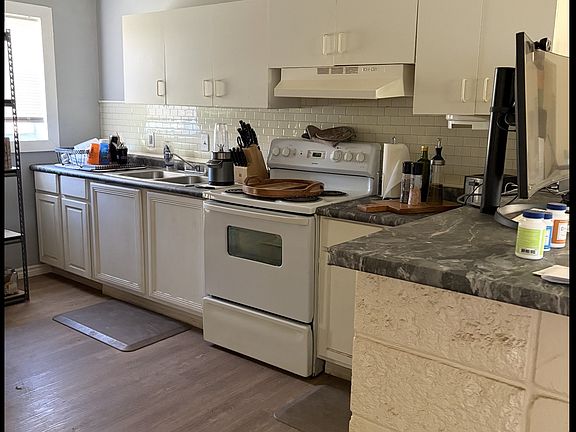 4th image of 2722 Mildred St