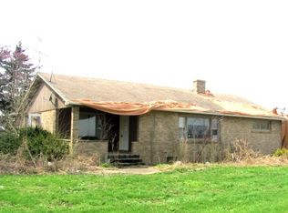 1407 Pine Hill Rd, Franklin Grove, IL 61031