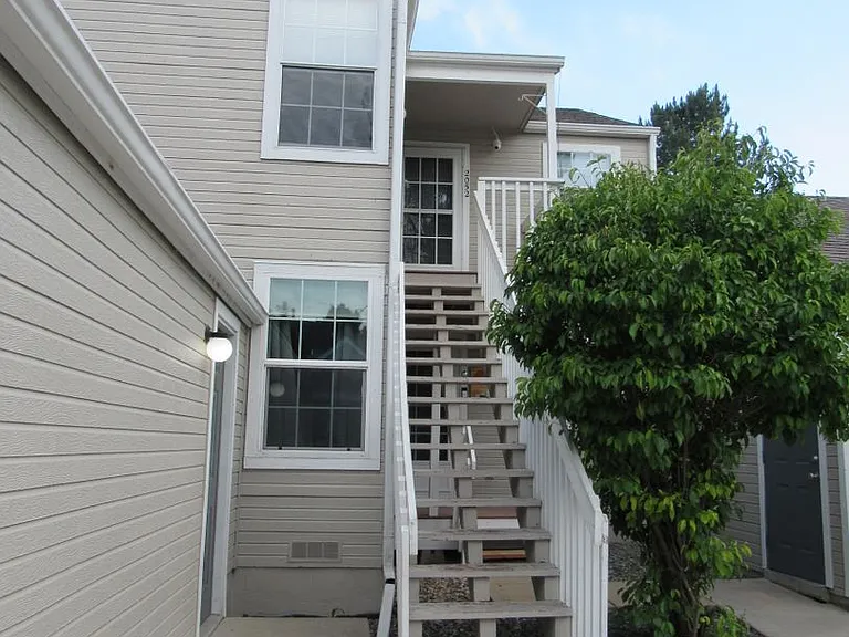 2052 Sunridge Cir — Photo 1