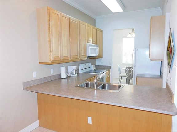 5th image of 21031 Picasso Ct #104