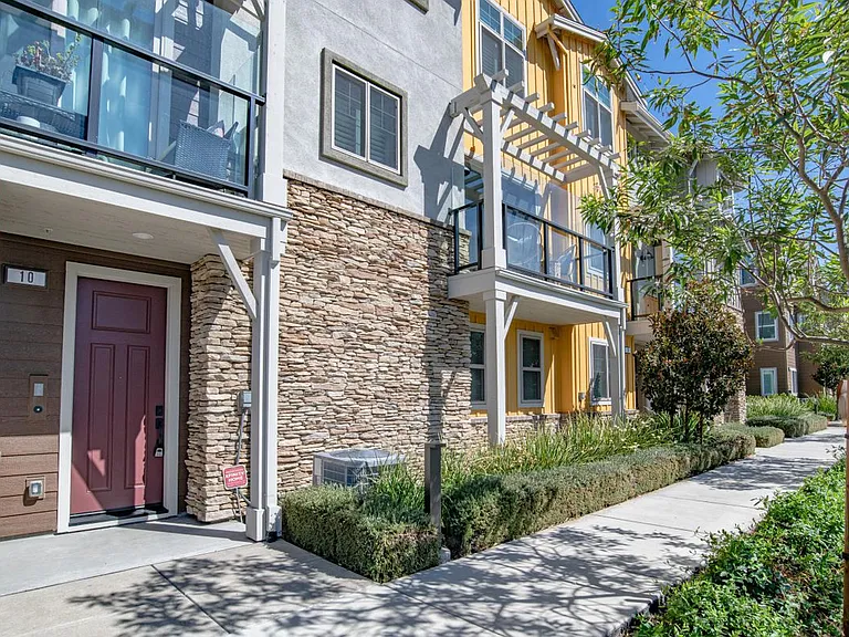 833 Tranquility Cir #10 — Photo 1