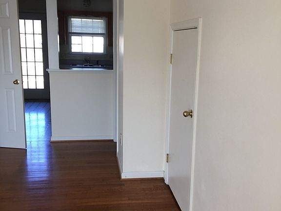 4th image of 637 Stonewall Dr