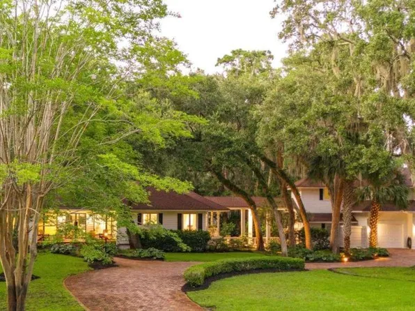 1 Raintree Ln, Savannah, GA 31411