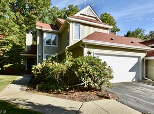 16 Stone House Ct #16, Oak Ridge, NJ 07438