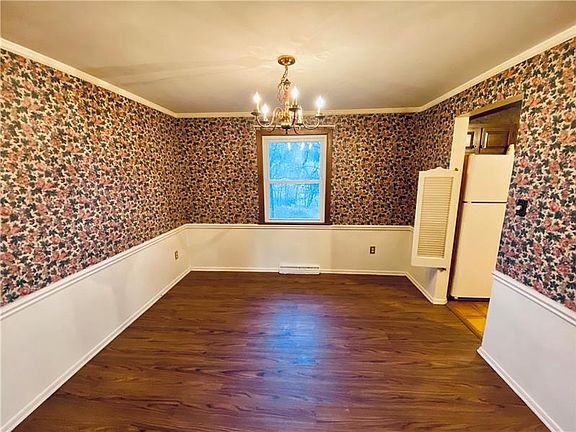 3rd image of 1555 Holly Hill Dr