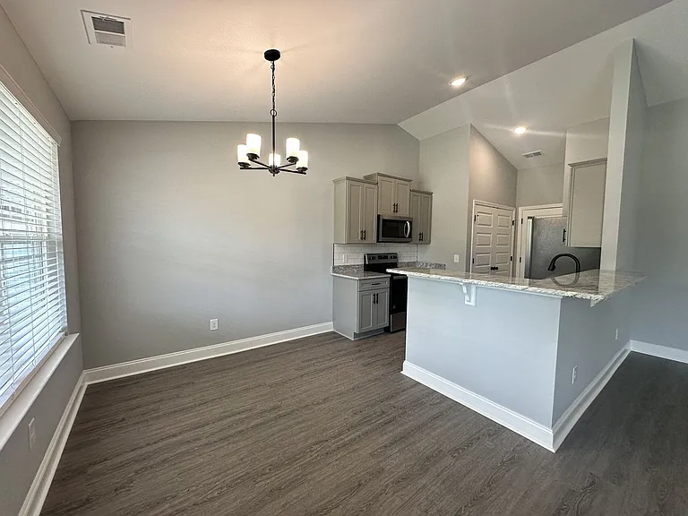 1020 Addler Dr — Photo 6