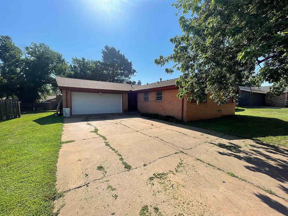 1st image of 913 Hillcrest Dr
