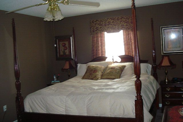2nd image of 2002 Saba Dr