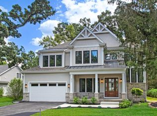 277 Waubun Dr, Fontana, WI 53125