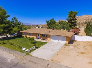 39037 161st St E, Lake Los Angeles, CA 93591