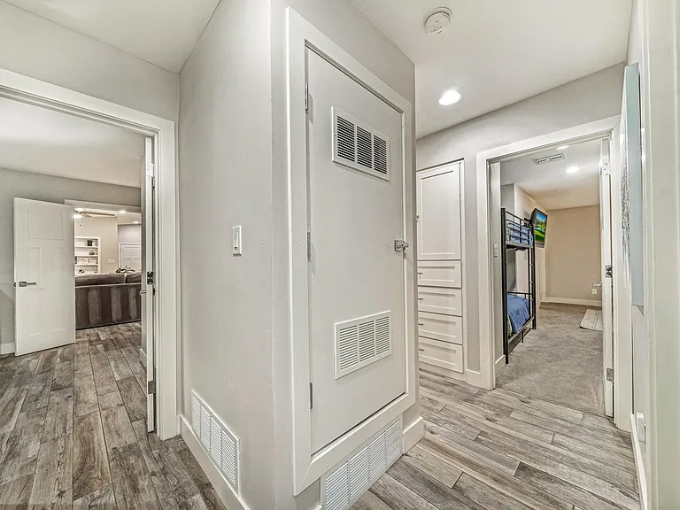 4623 E Earll Dr — Photo 12