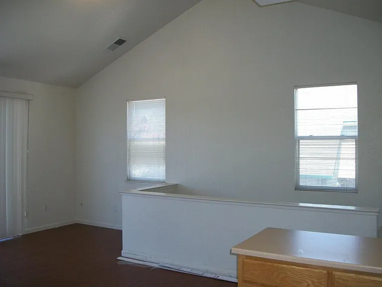 1447 Maple Ave — Photo 5