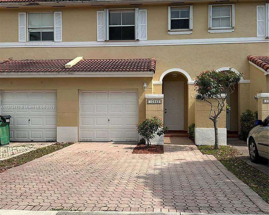 1st image of 10945 NW 43rd Ln Unit 10945