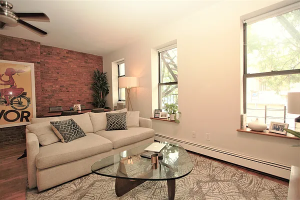 Rented by R New York | media 6