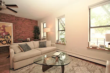 Rented by R New York