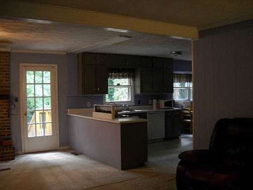 2nd image of 947 Live Oak Ct