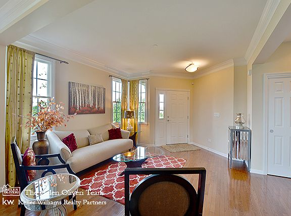 3rd image of 27 Shoreacres Dr