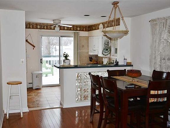 4th image of 22-12 Fairmount Pl #1X