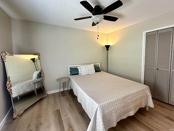 5th image of 9339 S Pointe Lasalles Dr #17