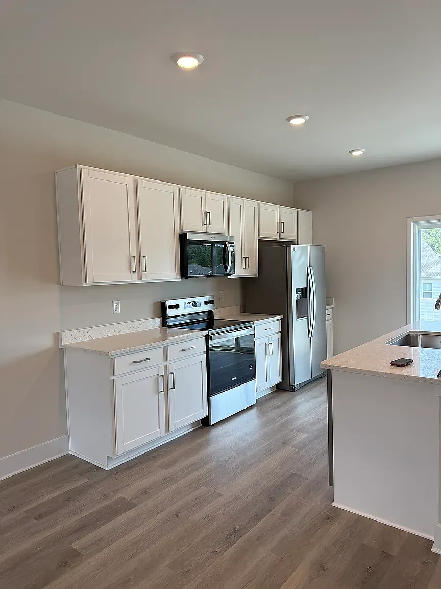 4 bed, 3.5 bath, 1889 sqft, $2,195 — Photo 4