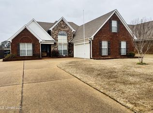 1875 Magnolia Manor Dr, Hernando, MS 38632